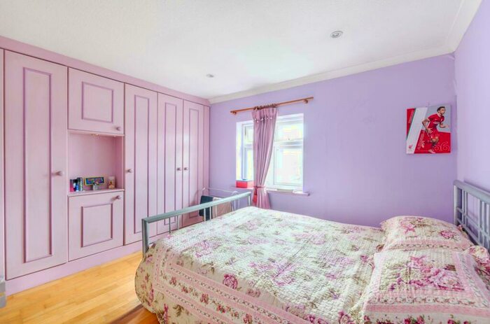 5 Bedroom Detached House For Sale In Old Howletts Lane, Ruislip, HA4