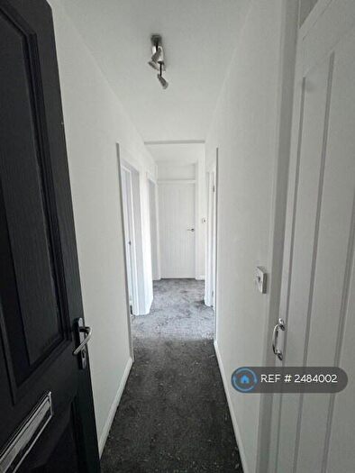 2 Bedroom Flat To Rent In Vera Avenue, London, N21