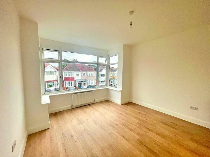 2 Bedroom Flat To Rent In Bowrons Avenue, Wembley, HA0