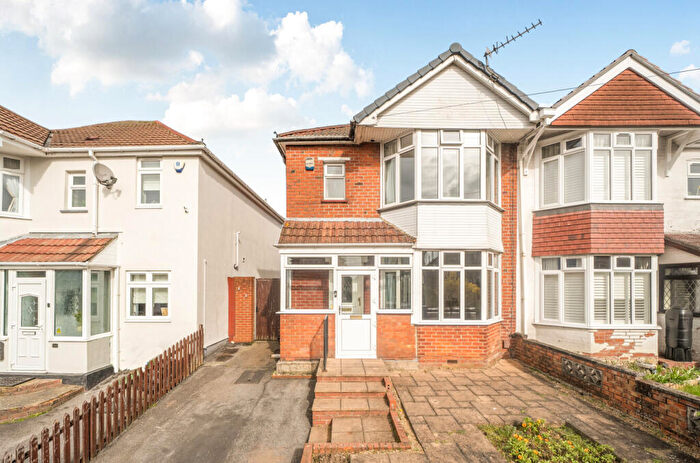 3 Bedroom Semi Detached House For Sale In Chessel Avenue, Bitterne, Southampton, Hampshire, SO19