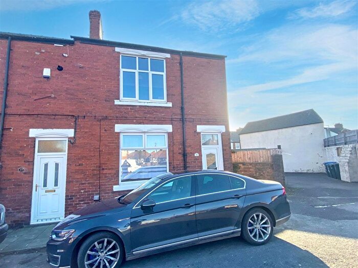 2 Bedroom End Of Terrace House For Sale In Bainbridge Avenue, Willington, Crook, DL15