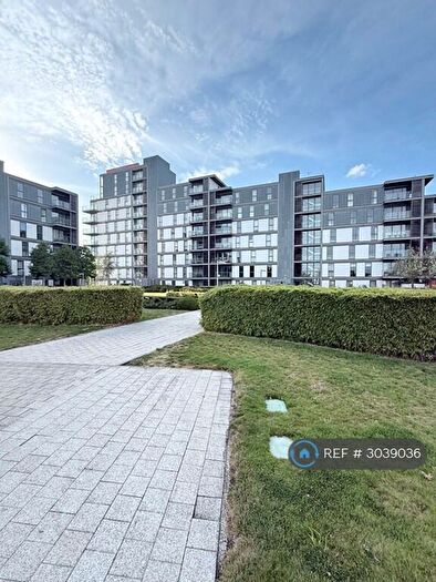 3 Bedroom Flat To Rent In Pearl House, Milton Keynes, MK9