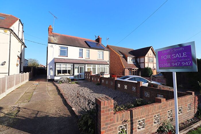 4 Bedroom Semi Detached House For Sale In Eastwood Road, Rayleigh, SS6