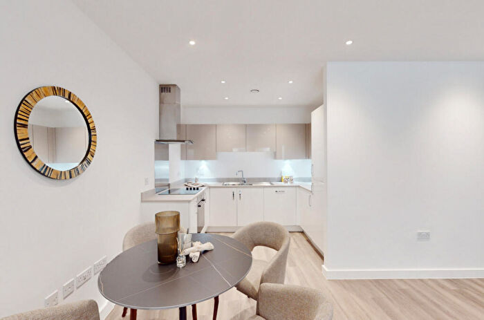 2 Bedroom Flat To Rent In Brumwell Avenue, SE18