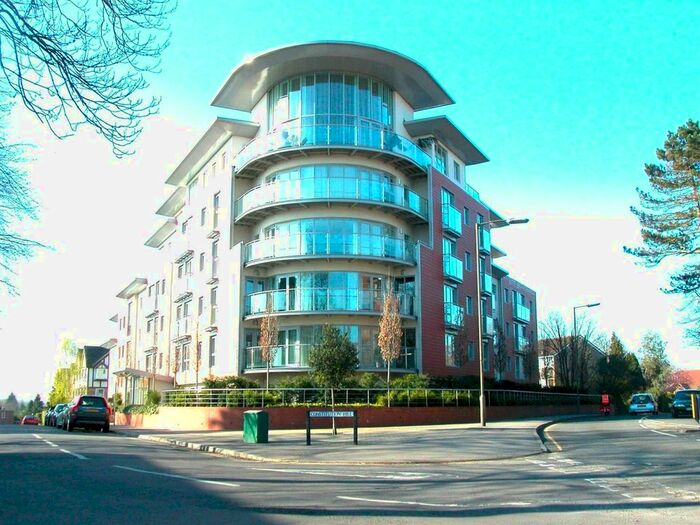 2 Bedroom Flat To Rent In Constitution Hill, Woking, GU22