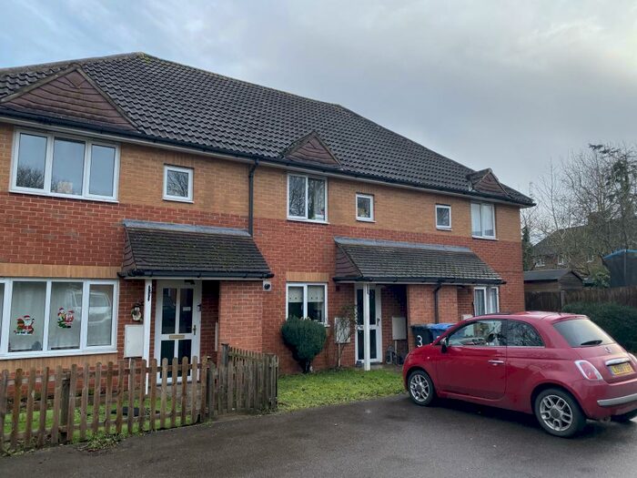 3 Bedroom House To Rent In Hook -, RG27