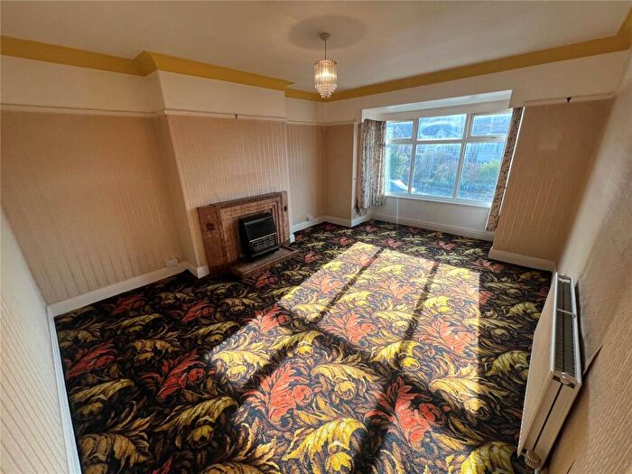 3 Bedroom Flat For Sale In Brompton Avenue, Rhos On Sea, Colwyn Bay, Conwy, LL28
