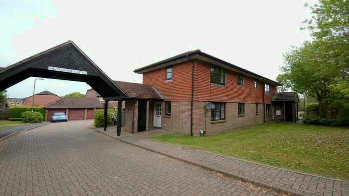 1 Bedroom Maisonette To Rent In Nicotiana Court, GU52