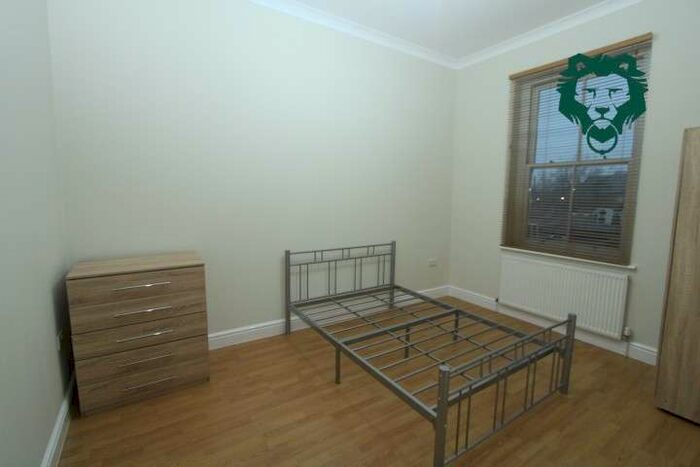 2 Bedroom Flat To Rent In Hoe Street, E17