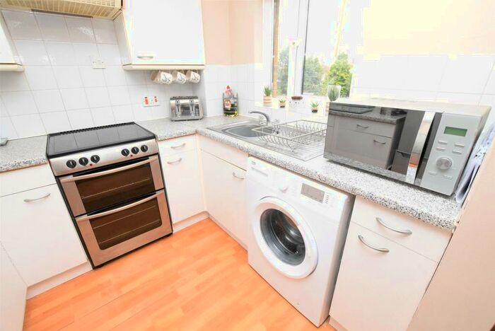 1 Bedroom Apartment To Rent In Holland Close, Romford, RM7