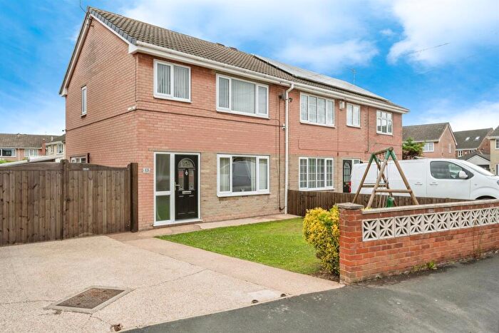 3 Bedroom Semi-Detached House For Sale In St. Michaels Close, Thorne, Doncaster, DN8