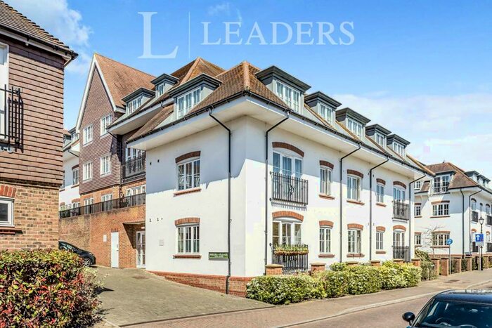 2 Bedroom Flat To Rent In Middle Village, Bolnore Village, RH16