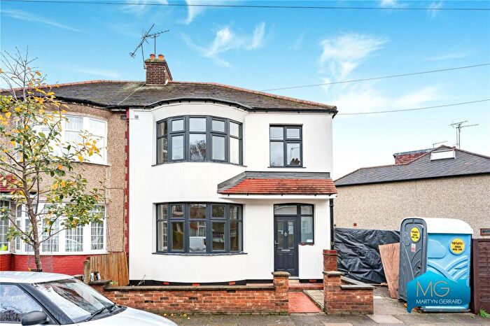 3 Bedroom Semi Detached House To Rent In Lincoln Crescent, Enfield, EN1