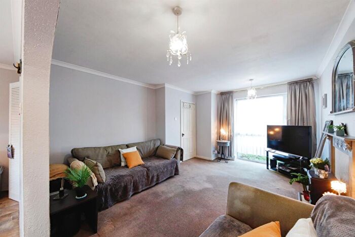 3 Bedroom Semi-Detached House For Sale In Wheeley Road, Solihull, B92