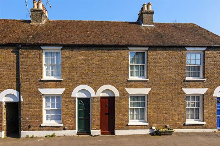 2 Bedroom Terraced House For Sale In High Street, Fordwich, CT2