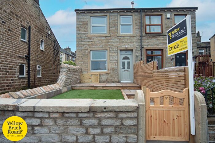 3 Bedroom Semi-Detached House To Rent In Acre Street, Huddersfield, West Yorkshire, HD3