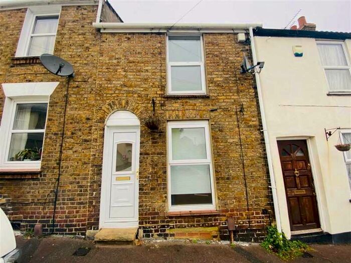 2 Bedroom Terraced House To Rent In New Street, Chatham, ME4
