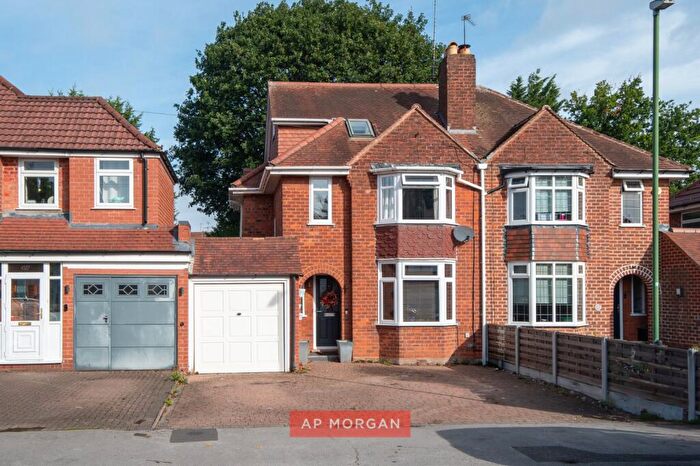 4 Bedroom Semi-Detached House For Sale In Jacey Road, Shirley, Solihull, West Midlands, B90