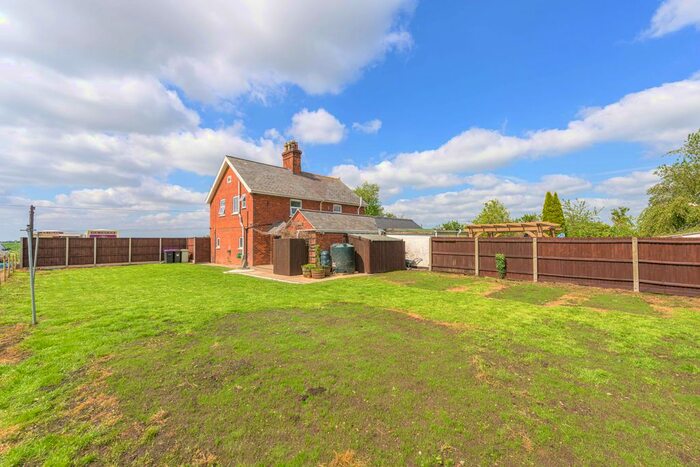 3 Bedroom Semi-Detached House For Sale In Ivy House Lane, Wainfleet St.Marys, PE24