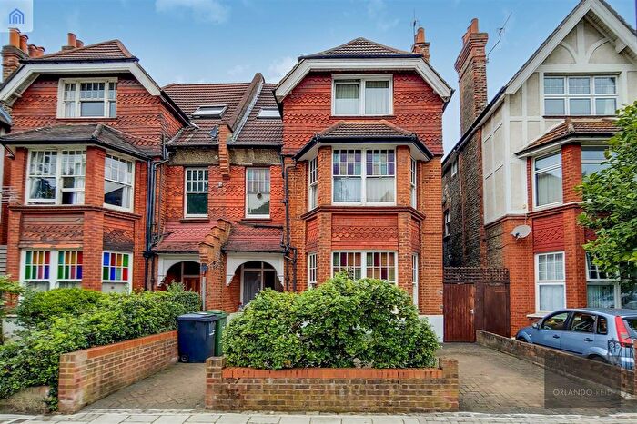 2 Bedroom Flat To Rent In Riggindale Road, London, SW16