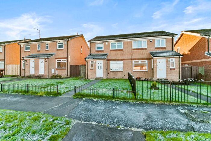 3 Bedroom Semi Detached House For Sale In Priesthill Road, Darnley, G53