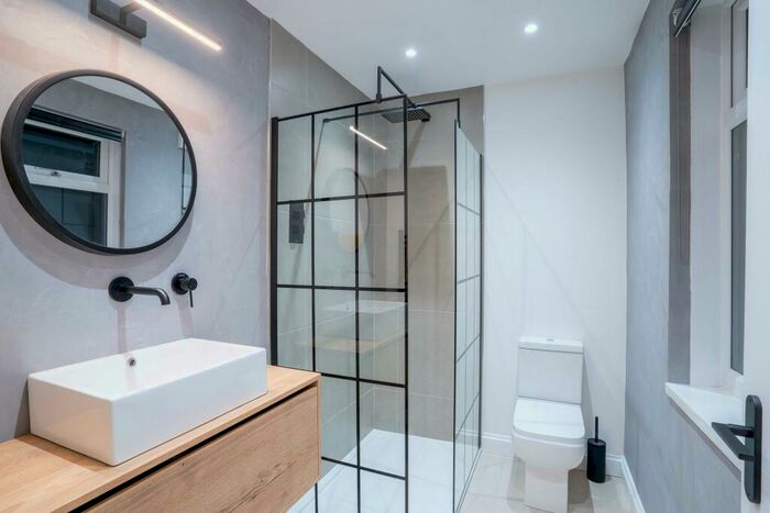 6 Bedroom House To Rent In Gregory Boulevard, Hyson Green, Nottingham, NG7