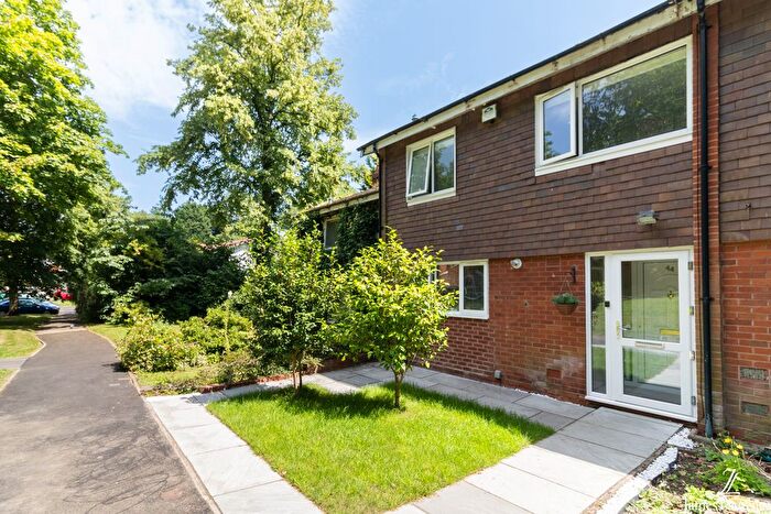 3 Bedroom Terraced House For Sale In Niall Close, Edgbaston, B15