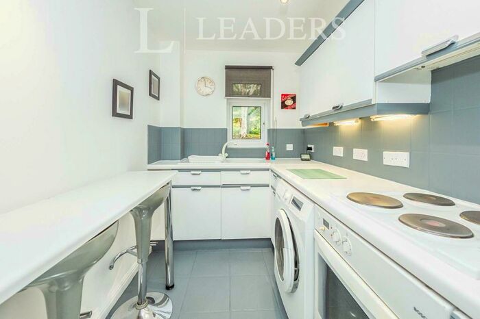 1 Bedroom Apartment To Rent In Ronald Court, AL2