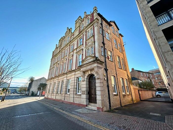 2 Bedroom Terraced House To Rent In Mount Stuart Square, Cardiff Bay, CF10