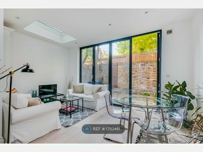 2 Bedroom Flat To Rent In Fulham Road, London, SW6