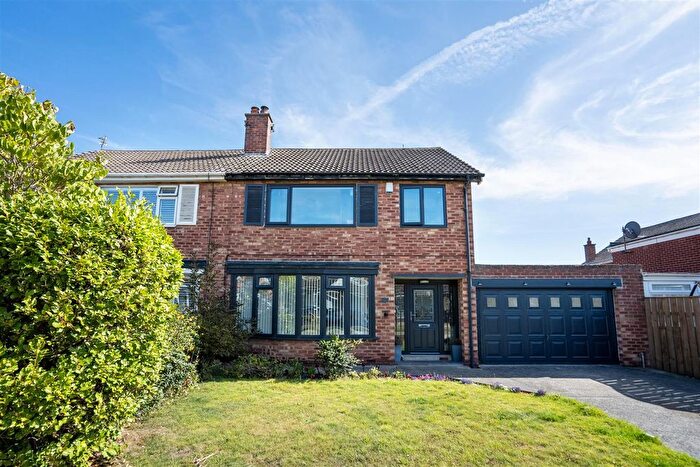 3 Bedroom Semi-Detached House For Sale In St. Vincents Way, Whitley Bay, NE26
