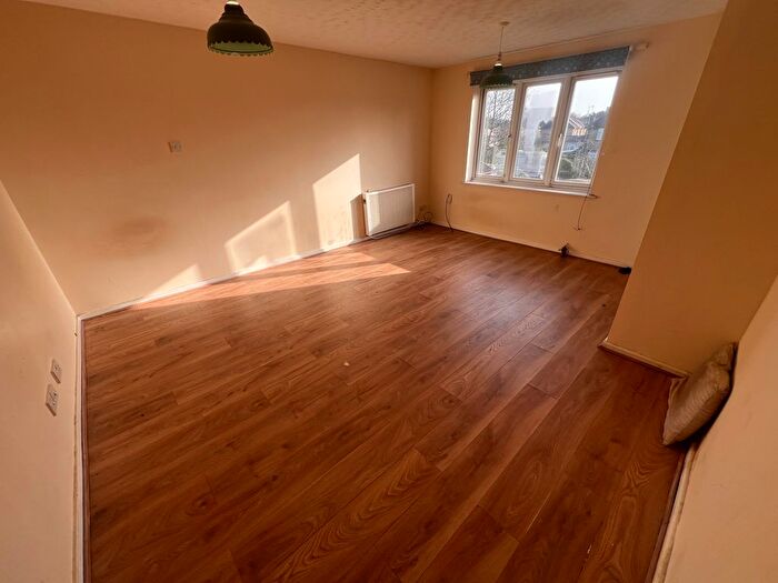 Studio To Rent In Swaythling Close, Edmonton, N18