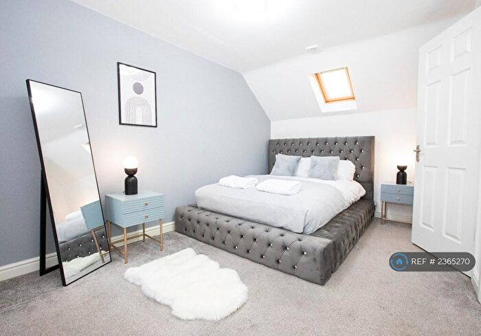 3 Bedroom Terraced House To Rent In East Union Street, Manchester, M16