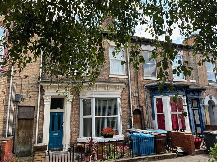 4 Bedroom Terraced House For Sale In Albany Street, Hull, HU3