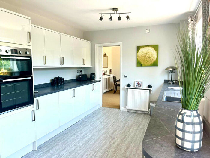 3 Bedroom Detached House For Sale In Woodlea Close, Wirral, CH62