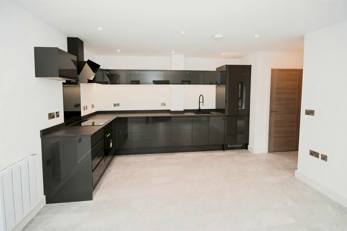 1 Bedroom Flat To Rent In The Gables, Blenheim Road, Lincoln, LN1