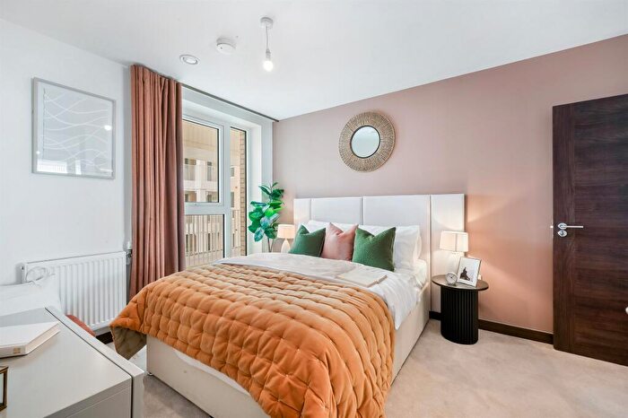1 Bedroom Apartment For Sale In Caxton Square, Alexandra Park Borders, London, N22