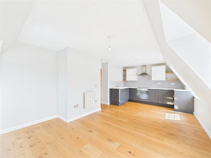 2 Bedroom Apartment To Rent In Longwood House, Love Lane, Cirencester, GL7