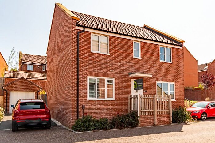 4 Bedroom Detached House For Sale In Newent Road, Cheltenham, GL52