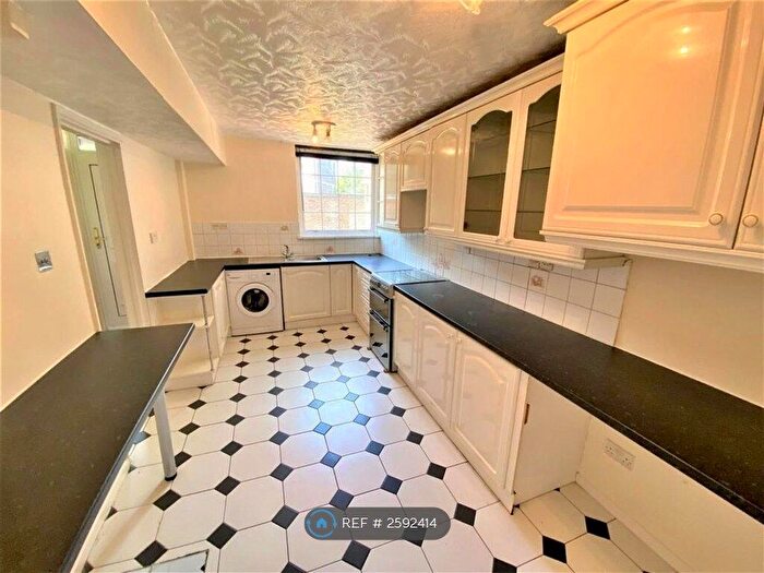 3 Bedroom Terraced House To Rent In Haldon Close, Chigwell, IG7