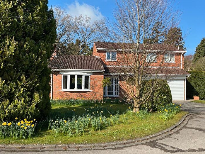 2 Bedroom Detached House For Sale In Glen Close, Scalby, Scarborough, YO13