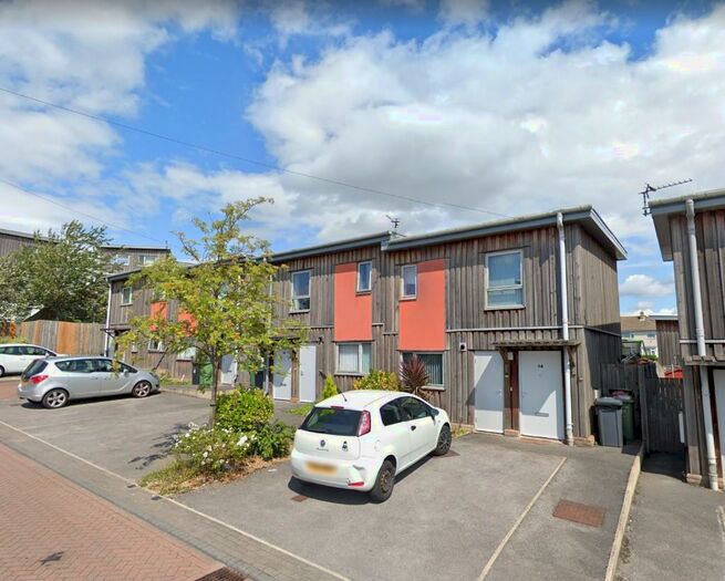 2 Bedroom Semi-Detached House To Rent In Mill Green Garth, Leeds, West Yorkshire, LS14