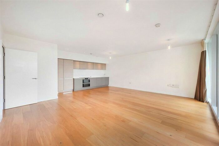 3 Bedroom Flat To Rent In Edmunds House, Colonial Drive, London, W4