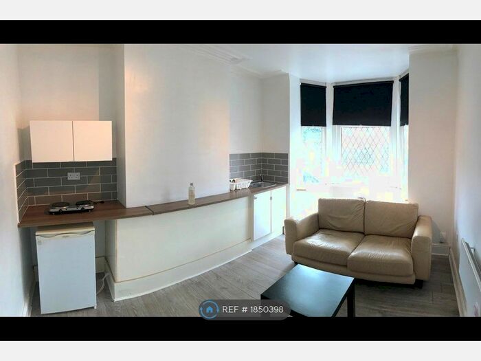 1 Bedroom Flat To Rent In Nowell View, Leeds, LS9