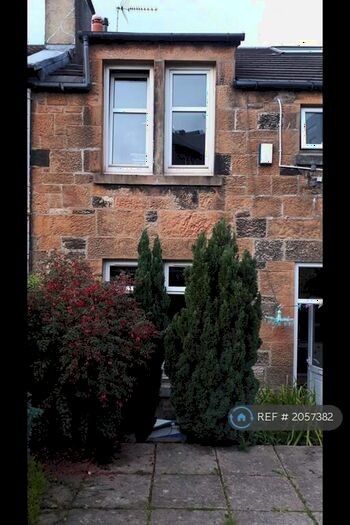 3 Bedroom Terraced House To Rent In Parkhill Road, Glasgow, G43