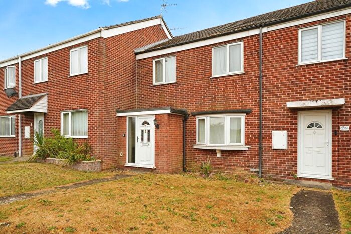3 Bedroom Terraced House For Sale In Saffron Close, Gloucester, Gloucestershire, GL4