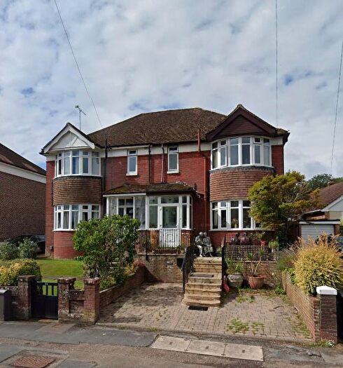 4 Bedroom Semi-Detached House For Sale In Stakes Hill Road, Waterlooville, PO7