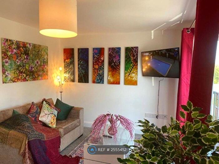 4 Bedroom Terraced House To Rent In Woodhead Drive, Cambridge, CB4