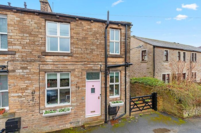 3 Bedroom End Of Terrace House For Sale In Aireside Terrace, Cononley, Keighley, North Yorkshire, BD20