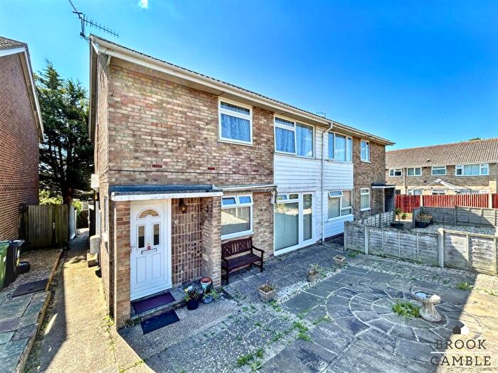 2 Bedroom Flat For Sale In The Rising, Eastbourne, BN23